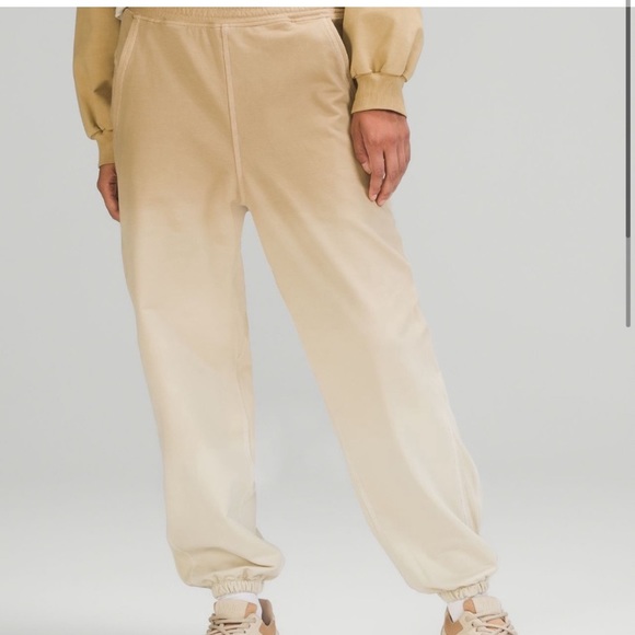 lululemon athletica Pants - NWT LA Jogger high rise size 6